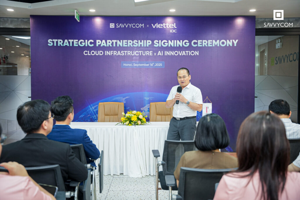 Ông Lê Hoài Nam, Phó Giám đốc Viettel IDC, phát biểu tại lễ ký kết hợp tác chiến lược cùng Viettel IDC