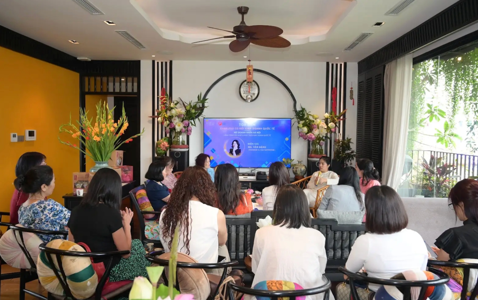 4 Các nữ doanh nhân chia sẻ tại toạ đàm “Khám phá cơ hội kinh doanh quốc tế"